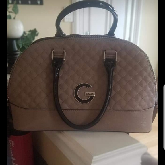 Guess Handbag - Picture 2 of 2